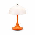 Orange portabel LED bordslampa i svampdesign med vit skärm på vit bakgrund