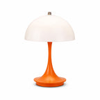 Orange portabel LED bordslampa i svampdesign med vit skärm på vit bakgrund