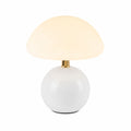 Vit svampformad bordslampa med opalglas och blank vit bas.