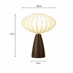 Bordslampa i trä med dekorativ skärm – mått 32 cm hög och 28 cm bred, perfekt storlek för bord och sidobord
