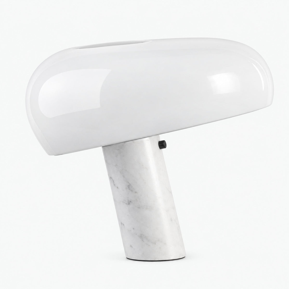 Vit blank bordslampa med marmorfot och skulptural rundad lampskärm.