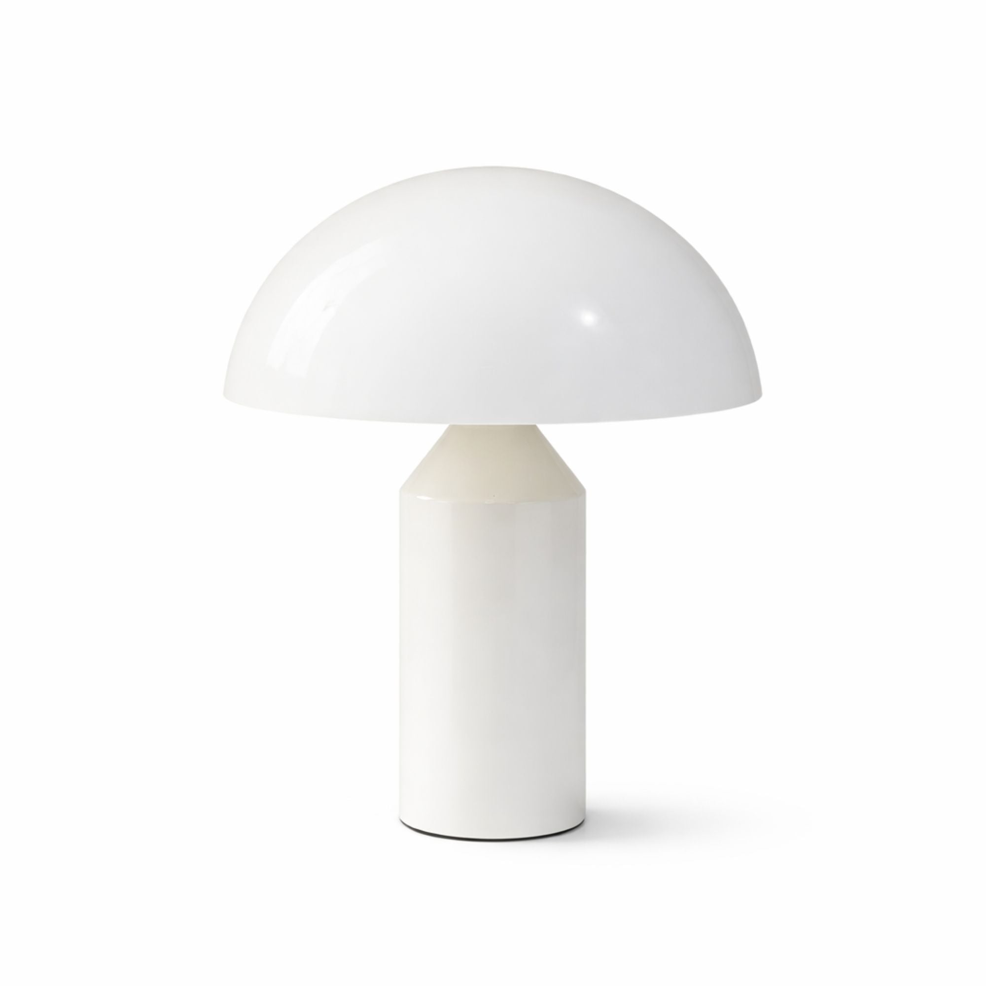 Modern vit bordslampa i minimalistisk svampdesign med mjukt ljus – perfekt för sovrum, vardagsrum eller stilren inredning