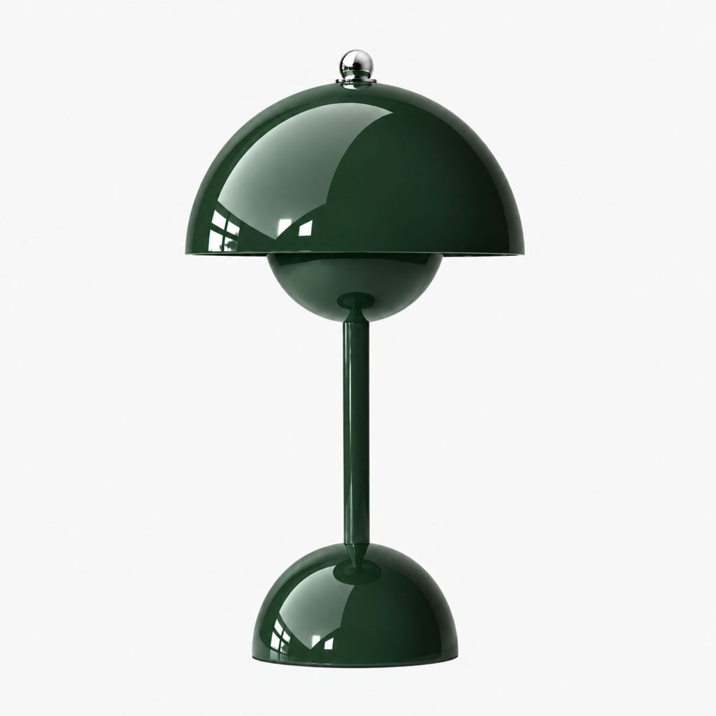 Flowerbud portabel bordslampa i grön färg med blank finish.