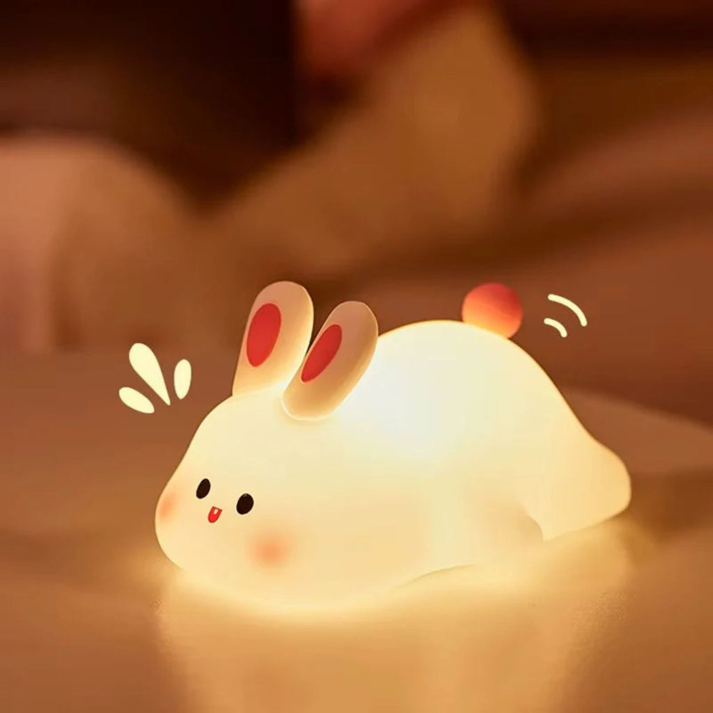 LED nattlampa för barn som ger mjuk och trygg belysning vid läggdags