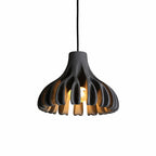 Modern grå pendellampa i stilren design som passar perfekt i kök, vardagsrum eller sovrum.