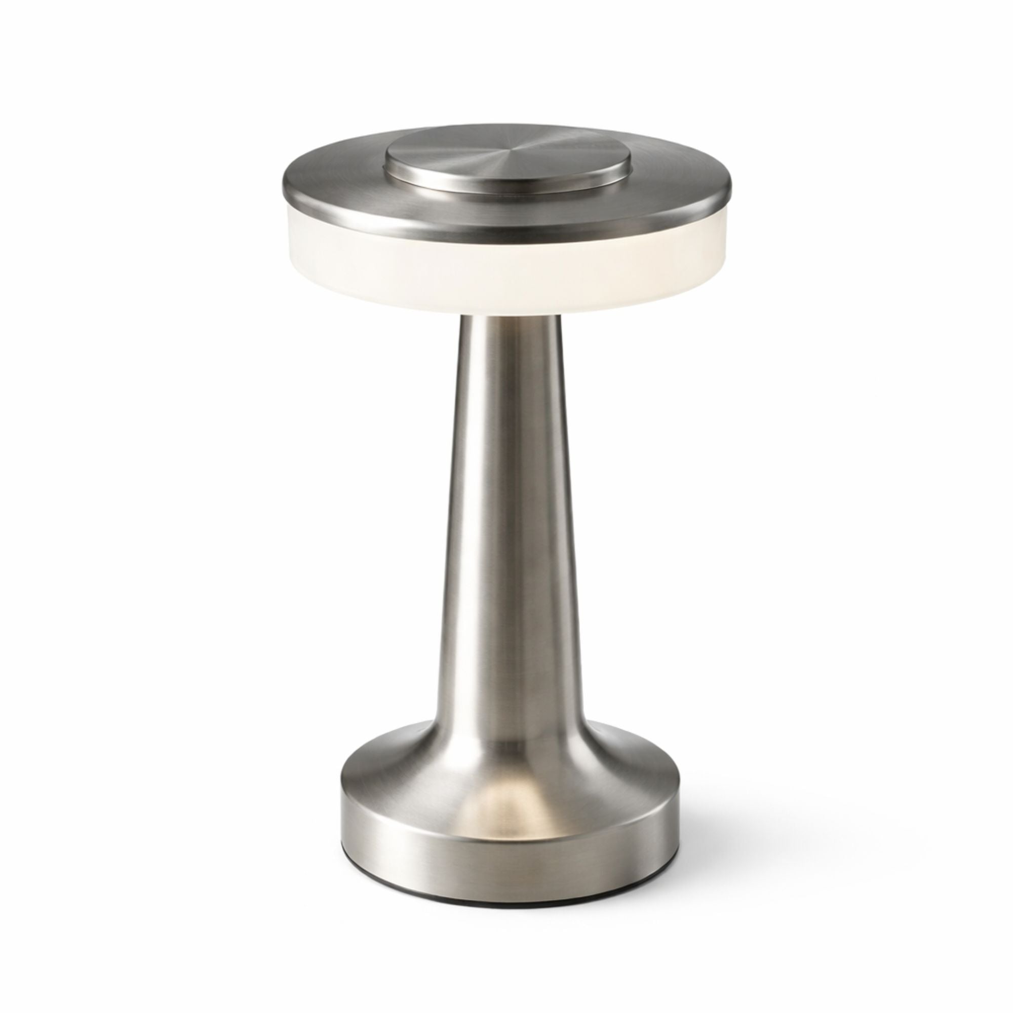 Portabel bordslampa i silver med uppladdningsbar LED, stilren design på vit bakgrund