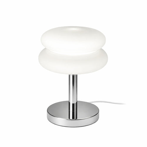 Modern bordslampa med opalglas skärm och kromfot på vit bakgrund