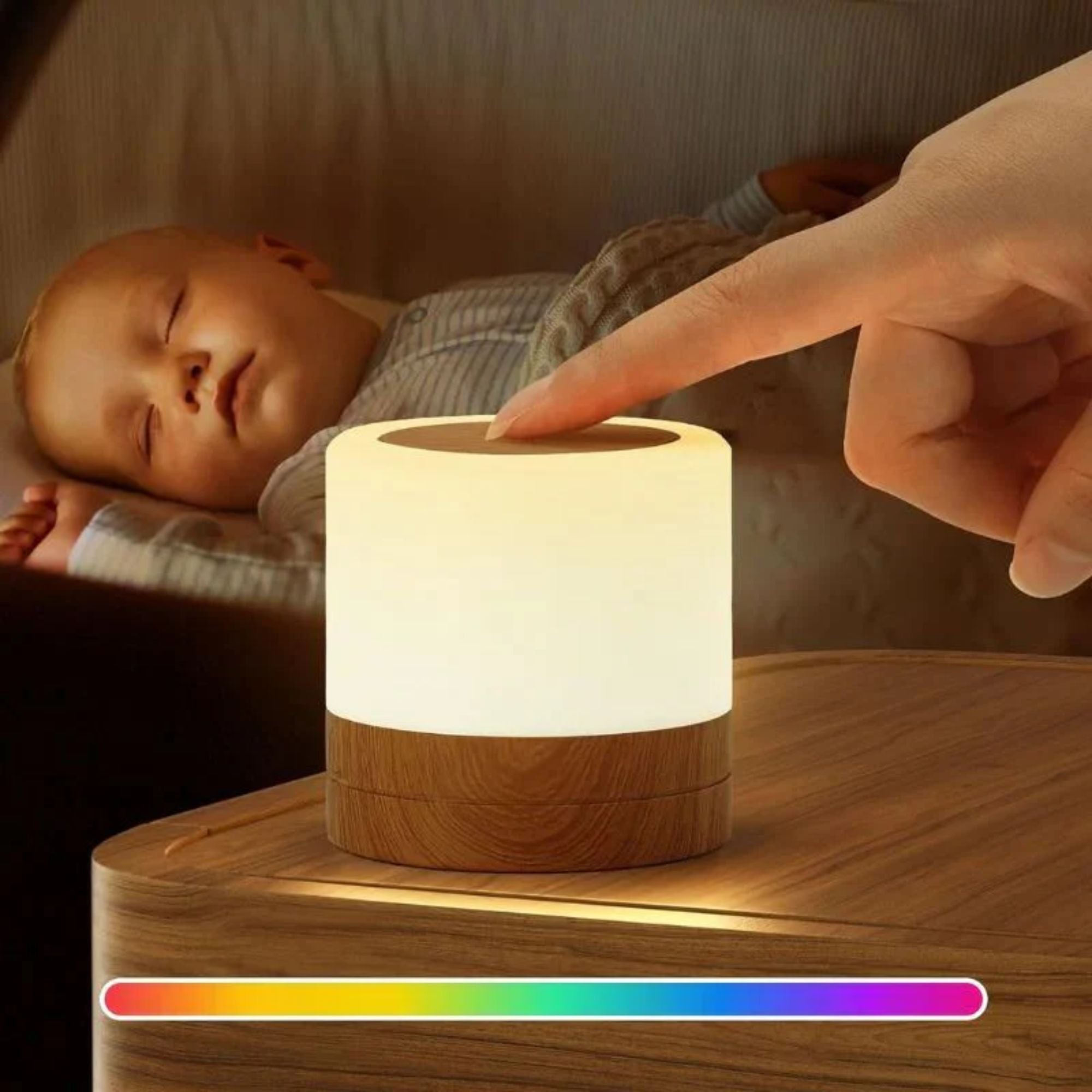 Färgskiftande LED bordslampa som skapar mysig atmosfär i rummet
