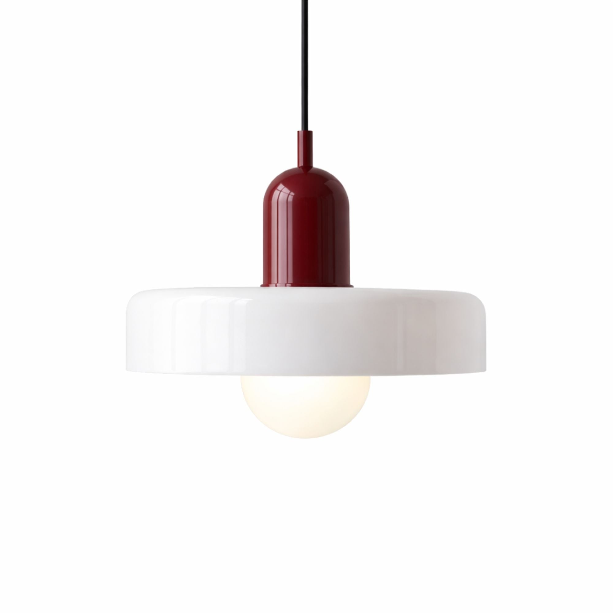 taklampa i modern design med vit skärm och röd topp på vit bakgrund