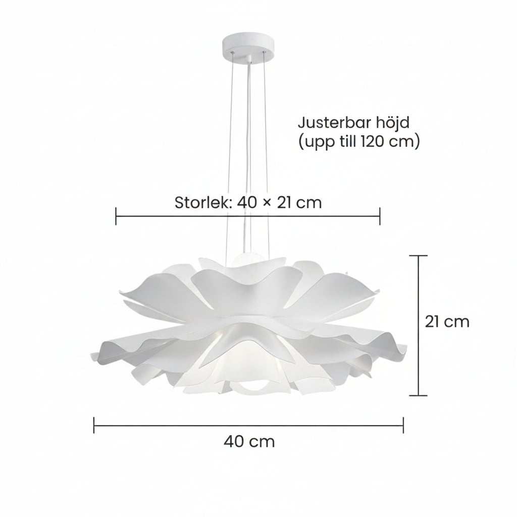 Taklampa vit design med mått 40 cm diameter och 21 cm höjd samt justerbar upphängning upp till 120 cm.
