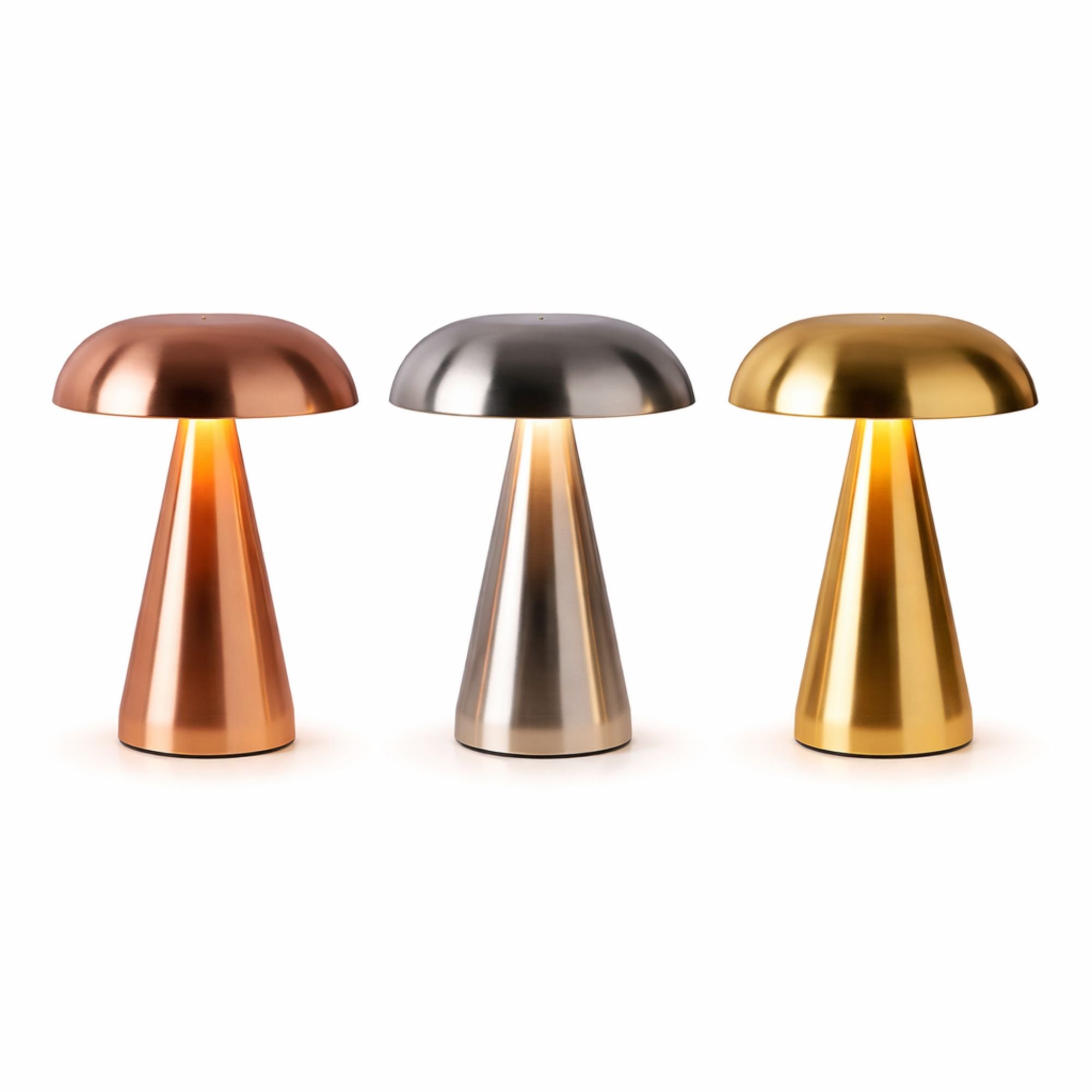 Tre moderna LED bordslampor i koppar, silver och guld på vit bakgrund