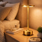 uppladdningsbar-led-bordslampa-sovrum-modern-inredning.jpg